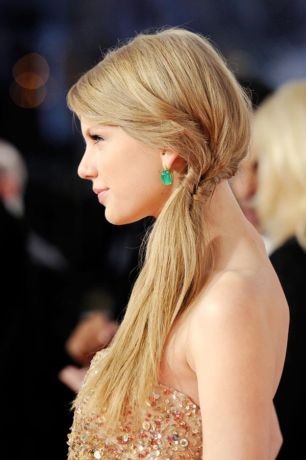 La coleta de lado de Taylor Swift en los AMA's 2011